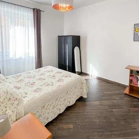Apartamento Roominrome Alexander